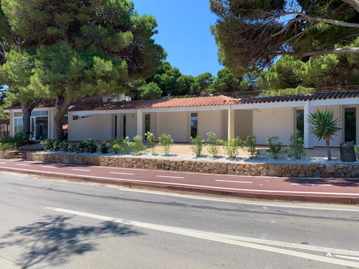 Angolo Mare Apartments & Rooms Porto Pino Exteriör bild