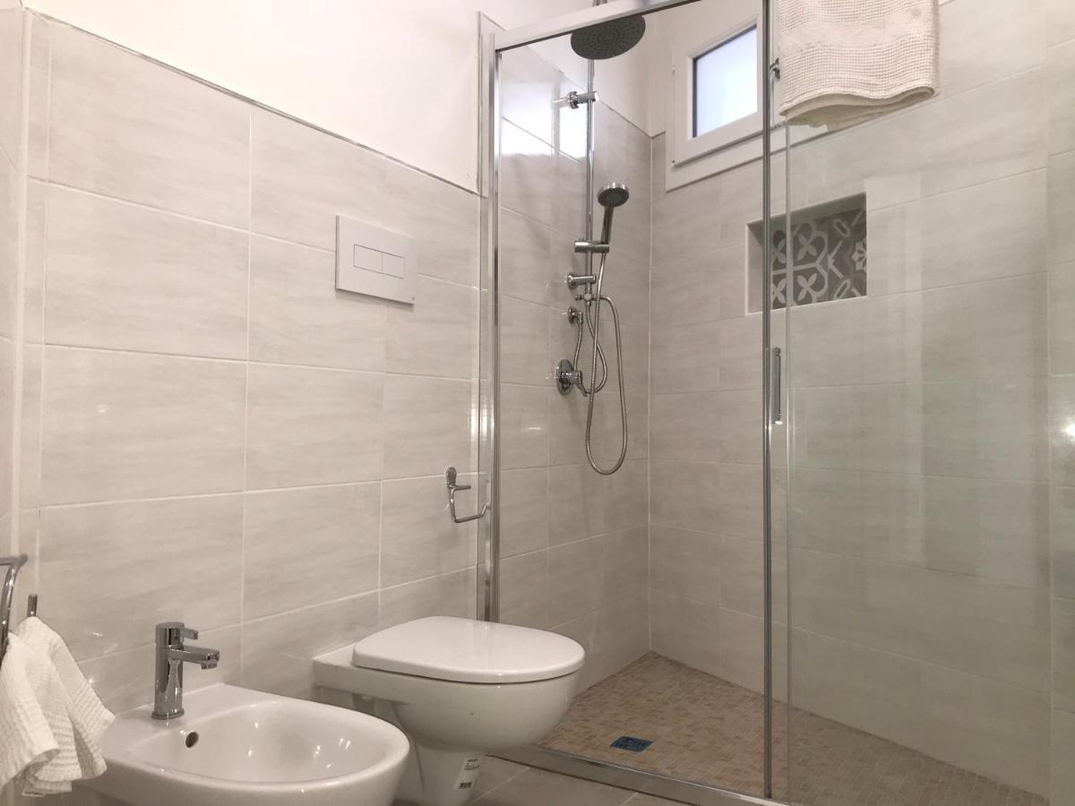 Angolo Mare Apartments & Rooms Porto Pino Exteriör bild