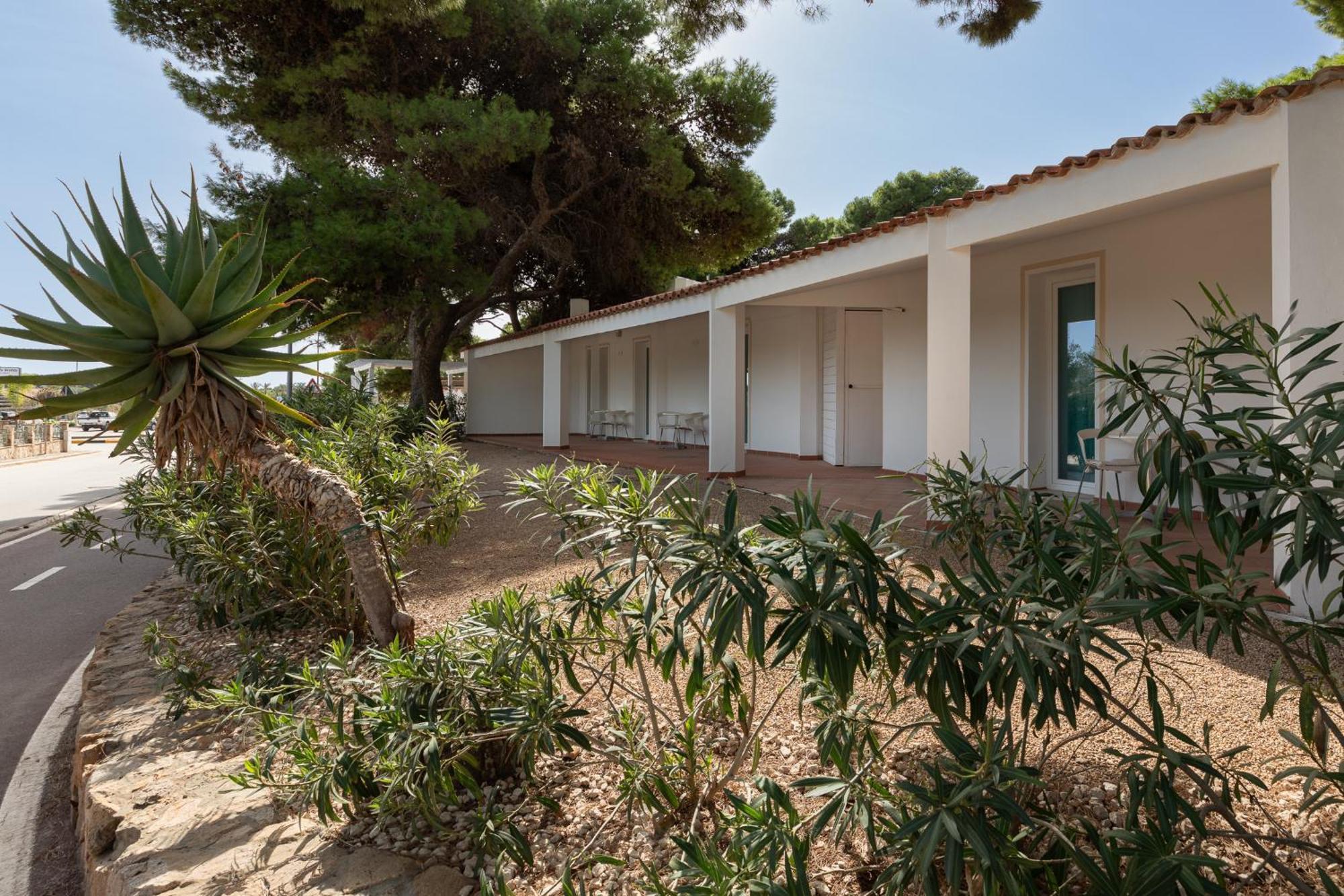Angolo Mare Apartments & Rooms Porto Pino Rum bild